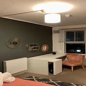 Aparthotel Mollyinn Central